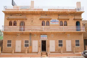 Hotel Golden City with Swimming Pool - Image 4