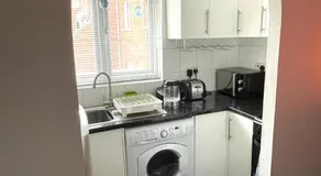 Beautiful Peaceful Studio Flat - Image 4