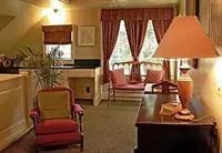 Rothschild Pound House Inn - Image 3