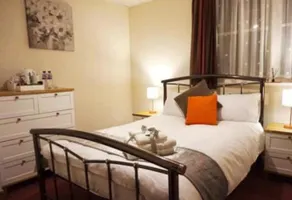 Stratton Cottage Guesthouse - Image 4