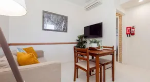 A4 - Deluxe 1 bedroom, 1 bathroom apartment - Image 2