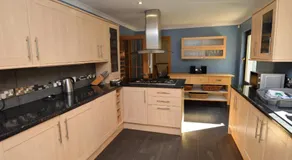 Clydeside Villa - Image 3
