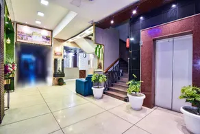 PINAZ ROYALE - Image 4