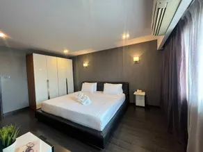 14 Living - Image 5