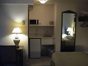 Leelas Villa Inn Flesherton - Image 5