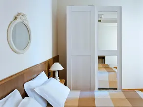 Hotel Ambassador - Image 2