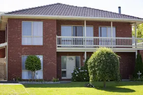 Scenic Beach Apartment - Image 4