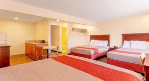 Pendleton Inn and Suites - Image 5
