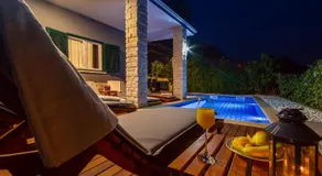 SPECIALERBJUDANDE!! Helt ny! Lyxvilla Jasmina med uppvärmd pool vid havet !!! - Image 4