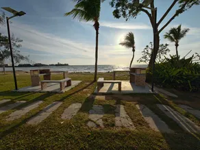 Beachfront Apartments with Sea View Balcony, Pool and Parking - Image 4