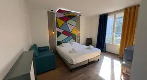Alma Hotel - Image 2