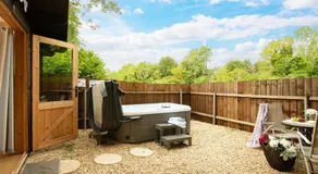 Meadow Cottage - Secluded Woodland Cottage with Private Hot Tub - Image 3