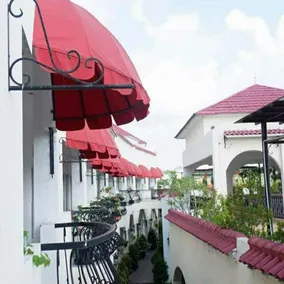 Hotel The Radiant - Image 4