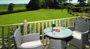 Blackthorn is a luxurious, rural retreat for two. - Image 4
