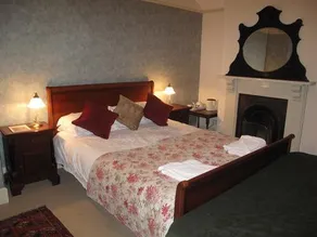 Ffrwdfal Country House - Image 4