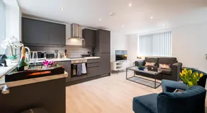 Charles Alexander Short Stay - Windmill House Apartments - Image 2