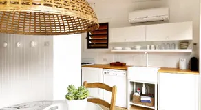 Saint Brides - Superior Boutique Accomodation - STEPS TO PAKINGTON STREET - Image 3