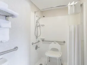 Ramada Limited Norfolk - Image 5