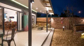 Melrose Place Guestrooms - Image 3