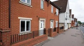 Colchester 3 BDR House, 2x Free Parking, Free Wi-Fi close to Station, Ideal for extended stays - Image 4