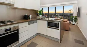 Indulgence at Meriton, Spectacular Views, Sleeps 6 Includes Carpark - Image 5