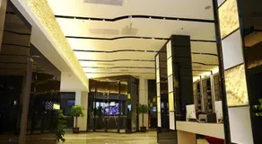 Lavande Hotel Wuhan Huanghelou Branch - Image 2
