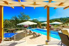 Appartement de vacances avec piscine privée, jardin et terrasse | Vue montagne - Image 5