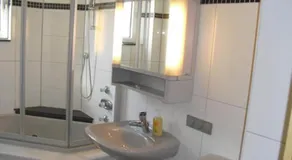 Apartamento vacacional con 3 dormitorios para 6 personas - Image 2