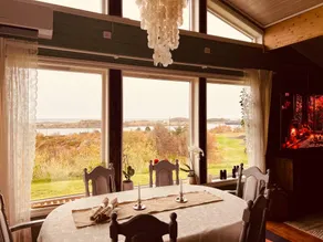 Cheerful cabin with sauna and great views - Image 3