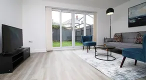 Modern and Cosy 3 Bed House Close to Cardiff City Centre perfect for Family Relocations, Contractors & Groups by Gurkha Stay with Free Parking and Wifi - Image 2
