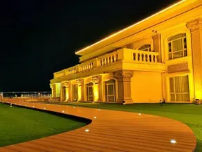 Jinling Shenzhou Hotel - Image 2