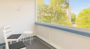 Cozy 2-Bedroom Apartment- 300m to Metro & Shops - Image 4