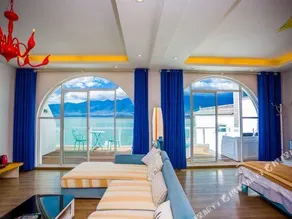 2099 Lake View Inn - Image 2