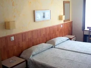 Hostal Regina - Image 2