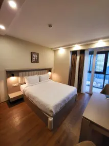 Alliance Palace Comfortable Sea View Aparthotel - Image 2