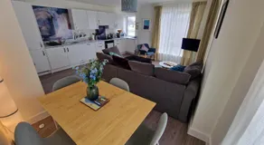 Number 15 Luxurious Two Bedroom Apartment - Image 5