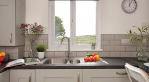 Wheal Amelia- Beautifully Fitted Wooden Lodge Helston Cornwall - Image 4