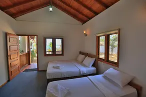 Arugambay PodBay - Image 2