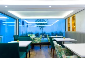 WINDSOR HOTEL CITY CENTER - Image 4