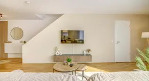 Exklusive 3-Zimmer Luxus-Maisonette mit 2 Parkplätzen l Family Friendly l Netflix l Zentrale Lage l 100qm2 l Nähe Frankfurt Flughafen, Wiesbaden und Mainz - Image 2