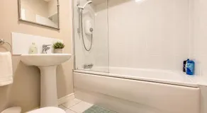 Luxury Central Apartment - Image 4