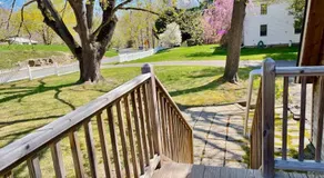 Newly Renovated Carriage House Near Town & Beaches - Image 4
