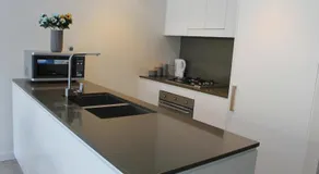 Exquisite Family Home +Parking, Close to CBD - Image 5