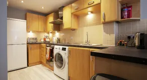 City Centre One bedroom apartment with private balcony - Image 3