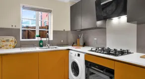 Spacious Family 3BR Near Stanmore Station- The Muse - Image 3