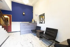 Hotel Q Deck Rooms - Vile Parle Station and Near to Mumbai Airport - Image 3