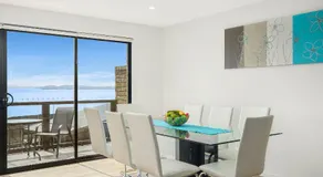 Self Contained Beach View Apartment - Image 3
