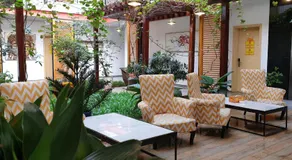 Benny's City Hotel - Image 3