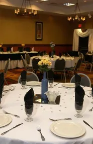 Holiday Inn Hotel & Suites Owatonna - Image 2