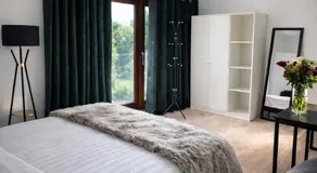 MEDWAY VIEW LUXE HOUSE in Maidstone City Centre with Parking - Image 5